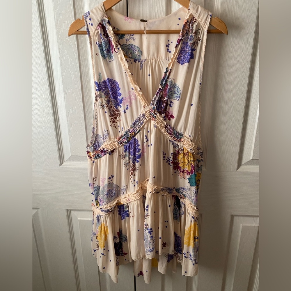 Free People Purple Haze Cream Floral Crepe Tiered Sleeveless Tunic Top SZ L